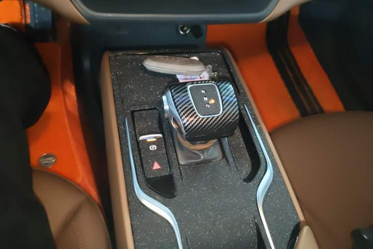 Used Hongqi E-QM5 2024 610 km PLUS Gear Lever