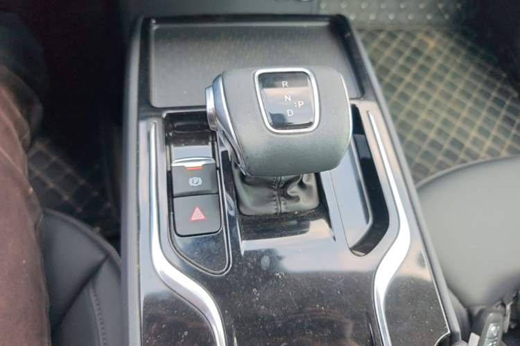 Used Hongqi E-QM5 2024 450km Range Commuter Version Gear Lever