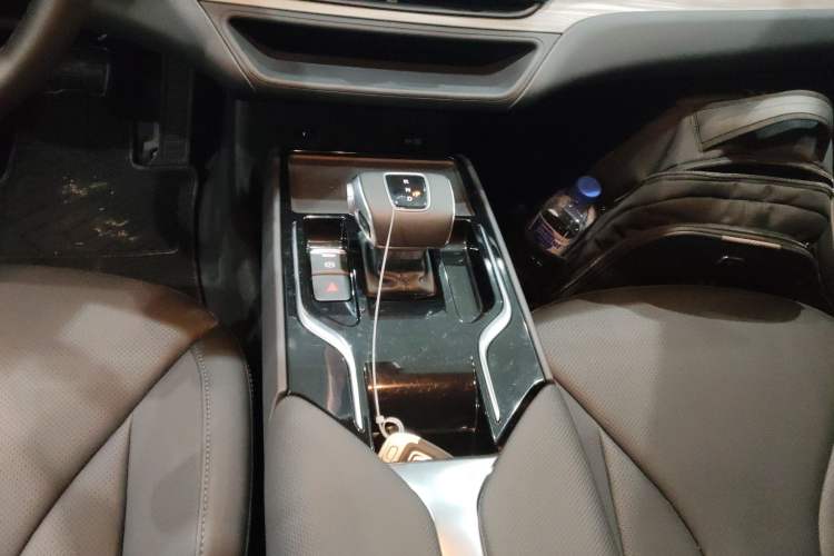 Used Hongqi E-QM5 2024 610 km PLUS Gear Lever