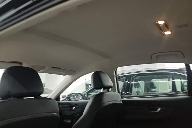 Used Hongqi E-QM5 2024 450km Range Commuter Version Headliner