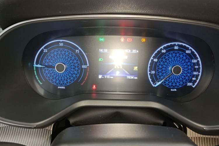 Used Hongqi E-QM5 2024 450km Range Commuter Version Instrument Cluster