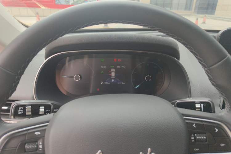 Used Hongqi E-QM5 2024 450km Range Commuter Version Instrument Cluster