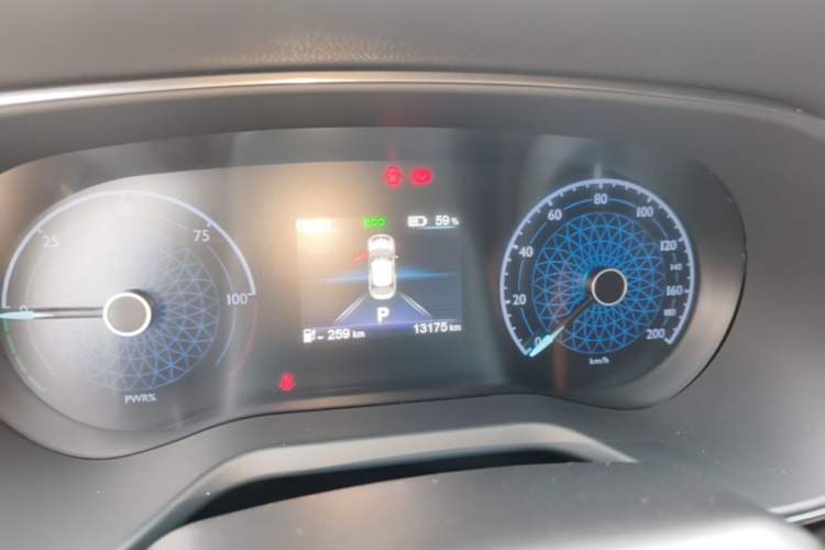 Used Hongqi E-QM5 2024 450km Range Commuter Version Instrument Cluster