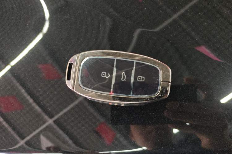 Used Hongqi E-QM5 2024 610 km PLUS Interior 1