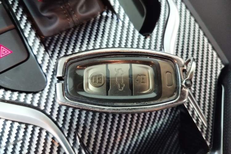 Used Hongqi E-QM5 2024 610 km PLUS Interior 1
