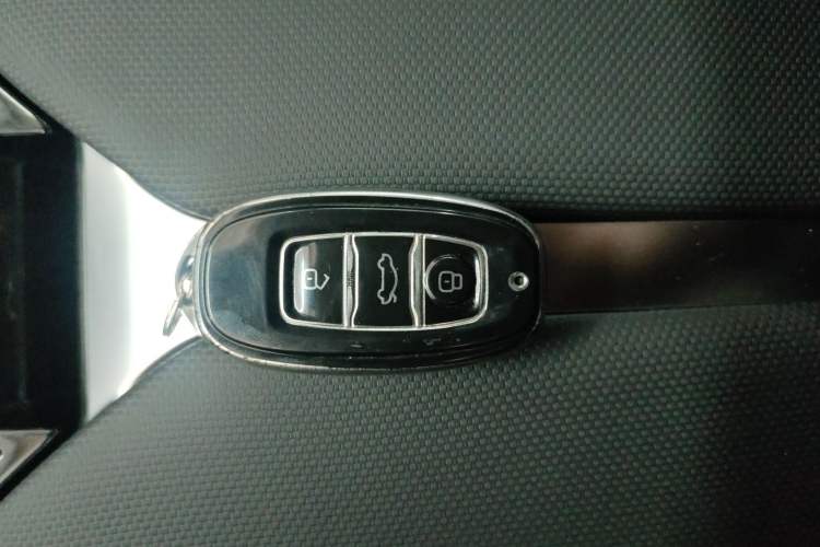 Used Hongqi E-QM5 2024 450km Range Commuter Version Interior 1