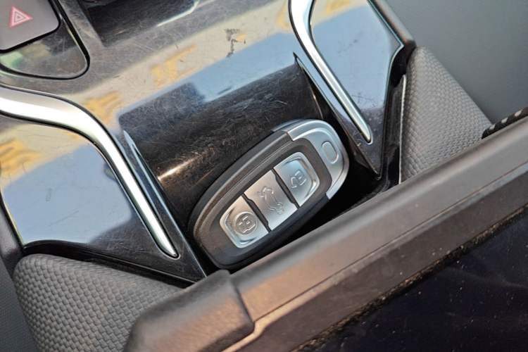 Used Hongqi E-QM5 2024 500km Range Edition Interior 1