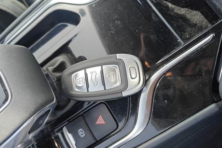 Used Hongqi E-QM5 2024 500km Range Edition Interior 1