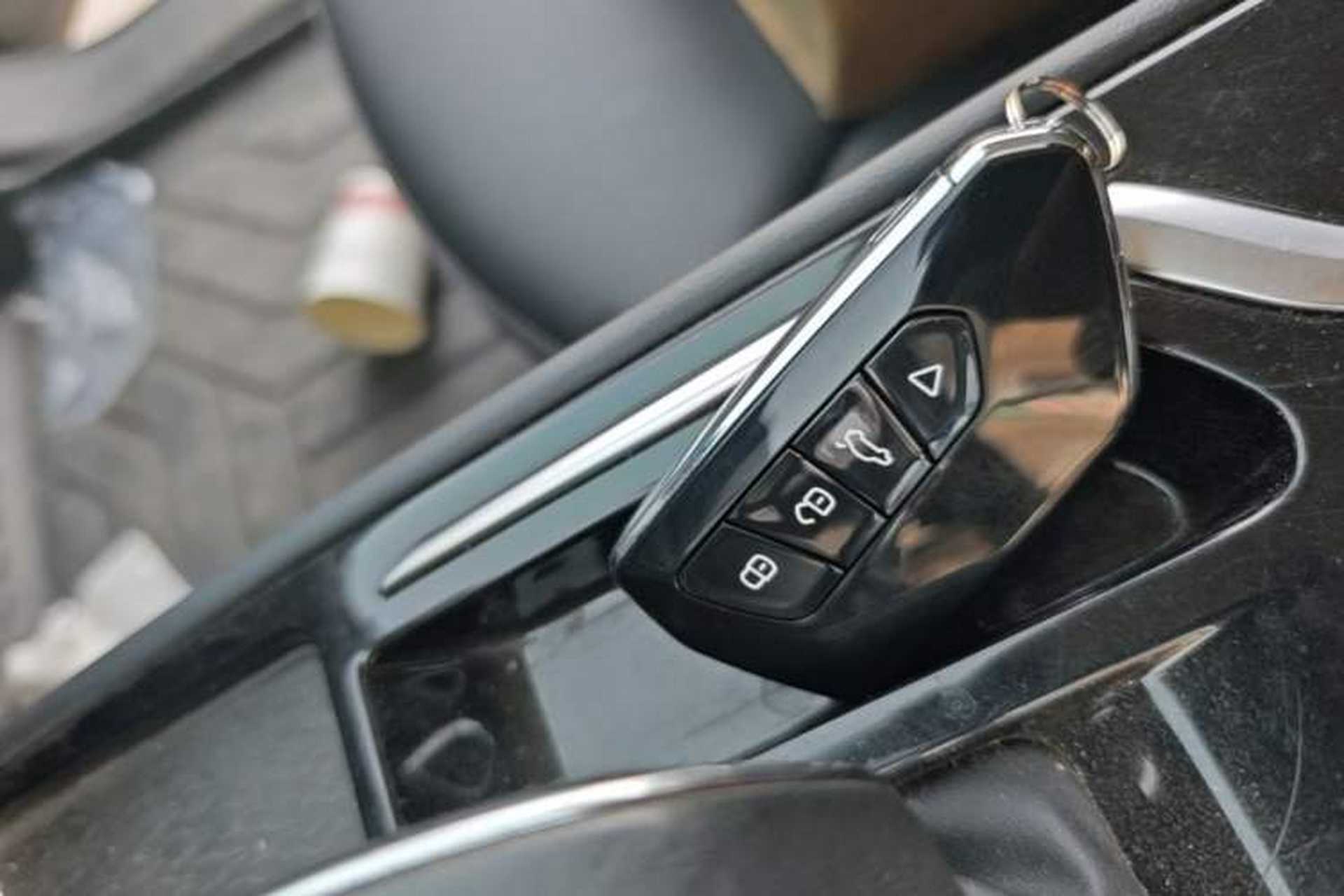 Used Hongqi E-QM5 2024 450km Range Commuter Version Interior 1