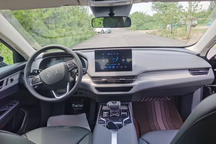 Used Hongqi E-QM5 2024 610 km PLUS Interior 1
