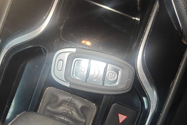 Used Hongqi E-QM5 2024 610 km PLUS Interior 1