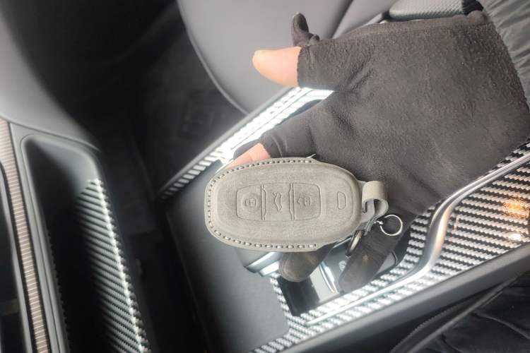 Used Hongqi E-QM5 2024 450km Range Commuter Version Interior 1