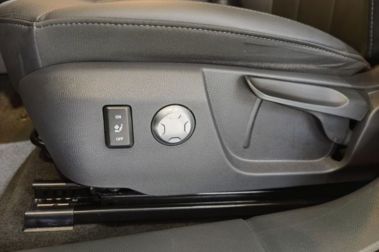 Used Hongqi E-QM5 2024 610 km PLUS Interior 10