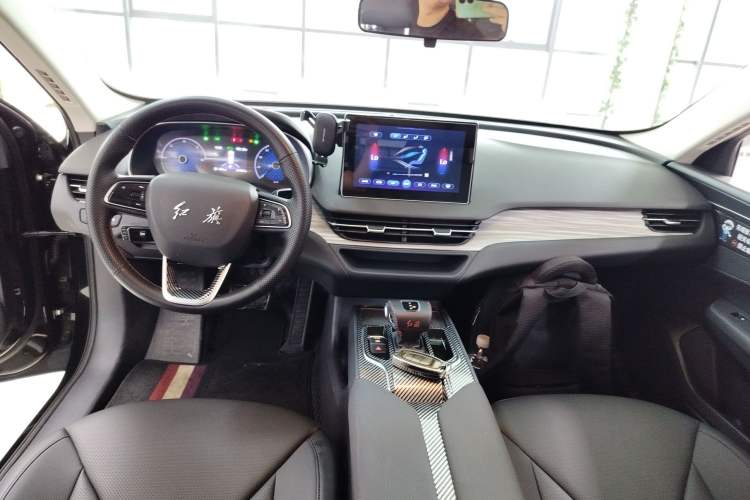 Used Hongqi E-QM5 2024 610 km PLUS Interior 2