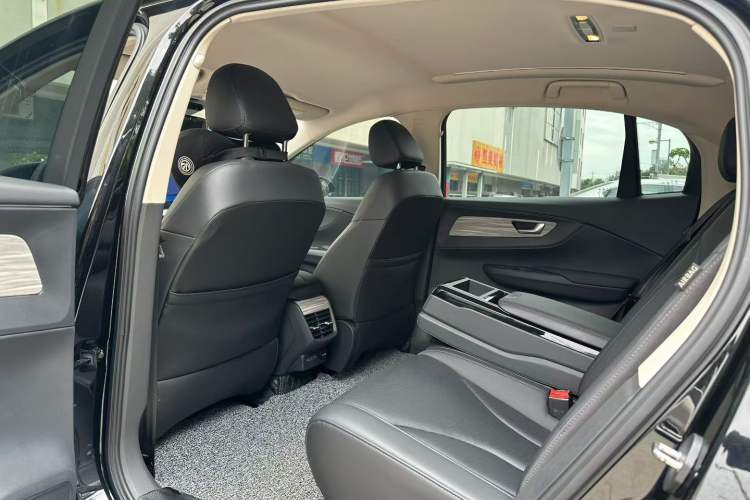 Used Hongqi E-QM5 2024 560km PLUS Interior 2