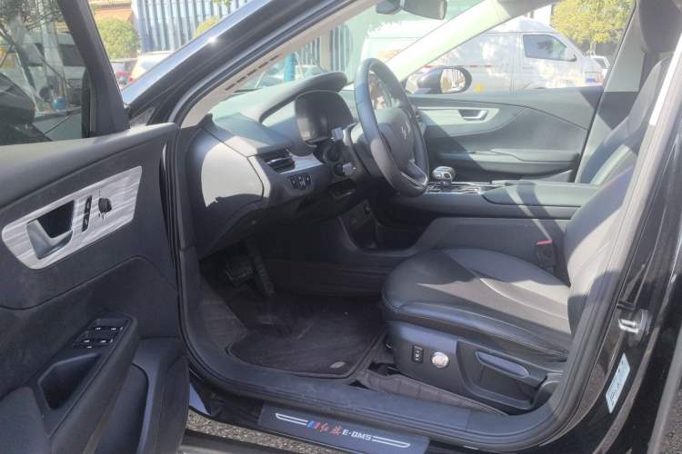 Used Hongqi E-QM5 2024 560km PLUS Interior 2