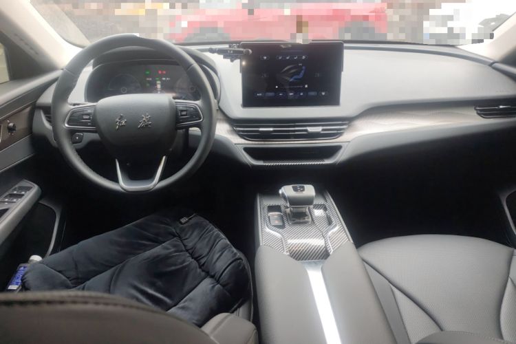 Used Hongqi E-QM5 2024 450km Range Commuter Version Interior 2