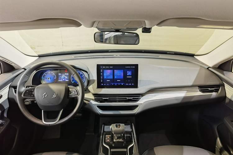 Used Hongqi E-QM5 2024 610 km PLUS Interior 3