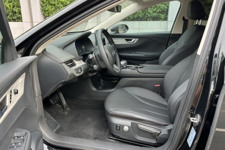 Used Hongqi E-QM5 2024 500km Range Edition Interior 3