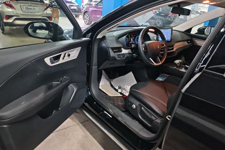 Used Hongqi E-QM5 2024 500km Range Edition Interior 3