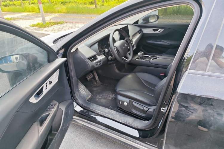 Used Hongqi E-QM5 2024 500km Range Edition Interior 3