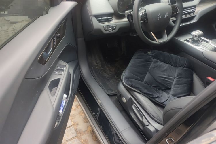 Used Hongqi E-QM5 2024 450km Range Commuter Version Interior 3