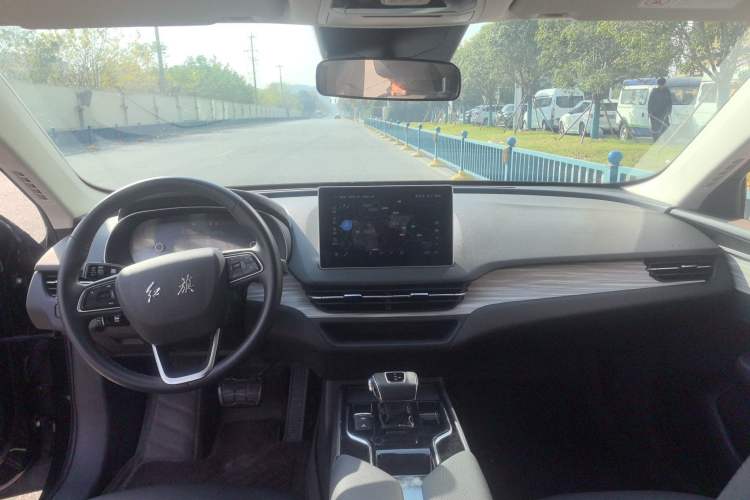 Used Hongqi E-QM5 2024 560km PLUS Interior 4