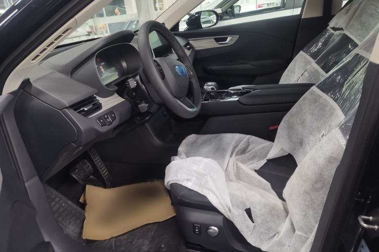 Used Hongqi E-QM5 2024 500km Range Edition Interior 6