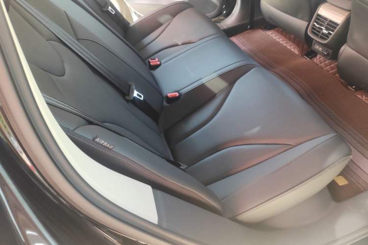 Used Hongqi E-QM5 2024 610 km PLUS Interior 7