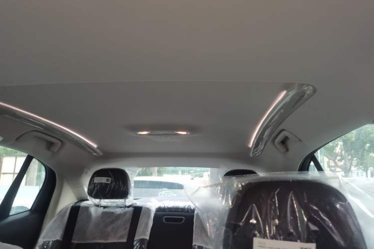 Used Hongqi E-QM5 2024 500km Range Edition Interior 8