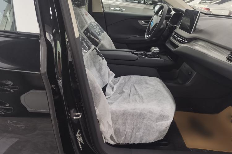 Used Hongqi E-QM5 2024 500km Range Edition Interior 9