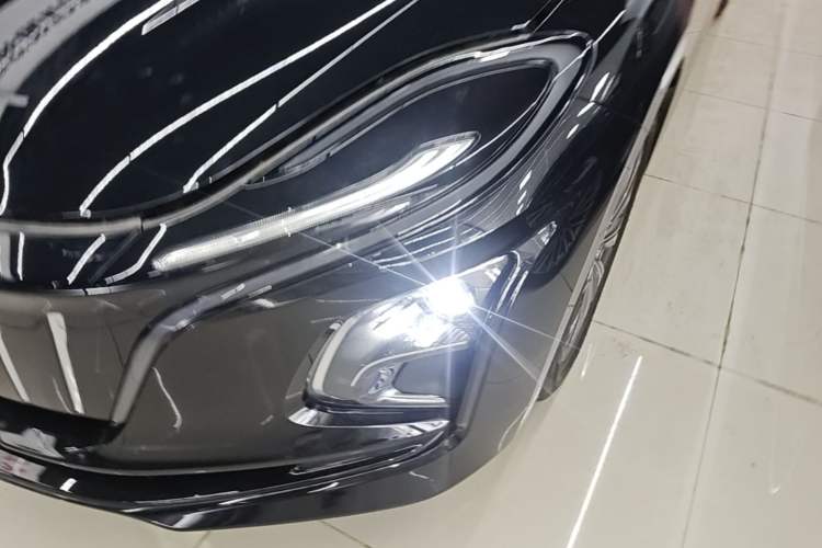 Used Hongqi E-QM5 2024 450km Range Commuter Version Left Front Headlight