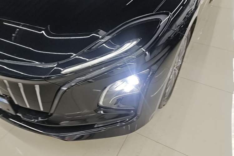 Used Hongqi E-QM5 2024 450km Range Commuter Version Left Front Headlight