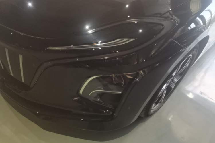 Used Hongqi E-QM5 2024 450km Range Commuter Version Left Front Headlight