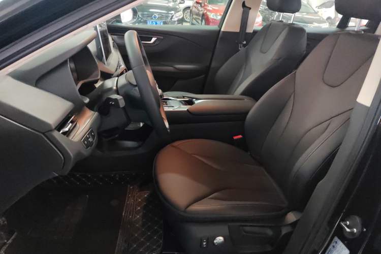 Used Hongqi E-QM5 2024 450km Range Commuter Version Left Front Seat