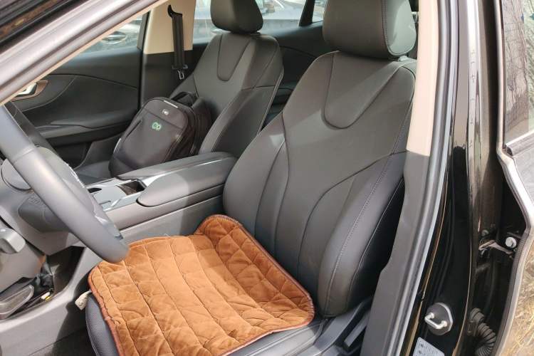 Used Hongqi E-QM5 2024 450km Range Commuter Version Left Front Seat