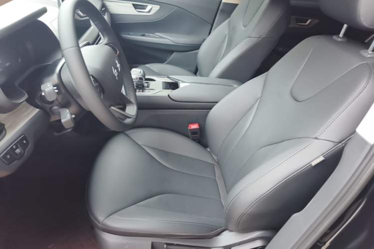 Used Hongqi E-QM5 2024 500km Range Edition Left Front Seat