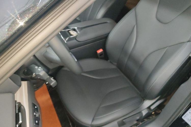 Used Hongqi E-QM5 2024 560km PLUS Left Front Seat