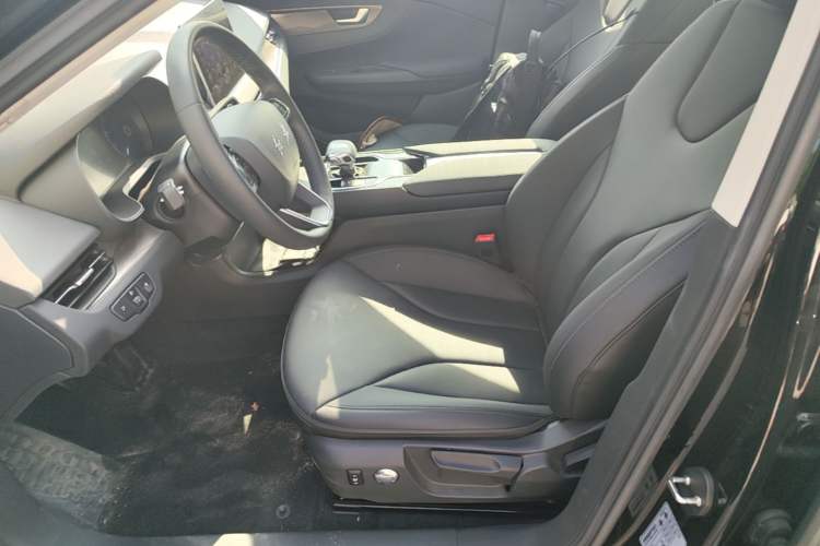 Used Hongqi E-QM5 2024 450km Range Commuter Version Left Front Seat