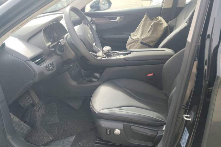 Used Hongqi E-QM5 2024 450km Range Commuter Version Left Front Seat