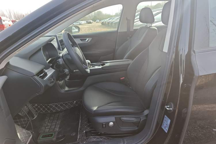 Used Hongqi E-QM5 2024 500km Range Edition Left Front Seat