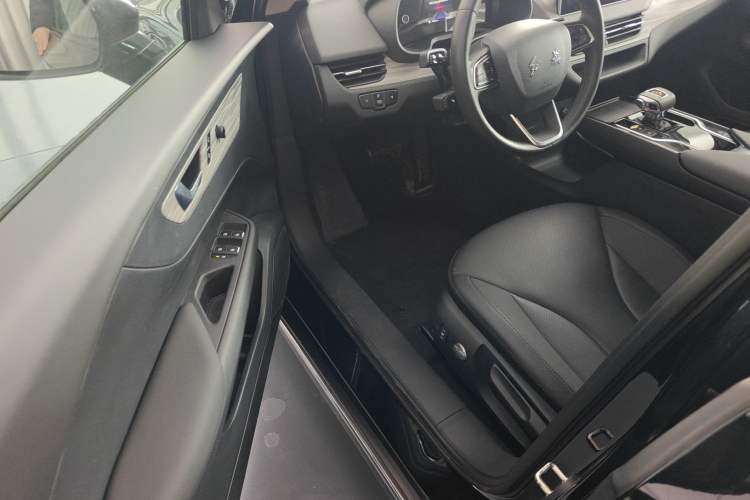 Used Hongqi E-QM5 2024 560km PLUS Left Front Seat
