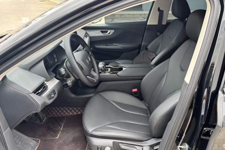 Used Hongqi E-QM5 2024 500km Range Edition Left Front Seat
