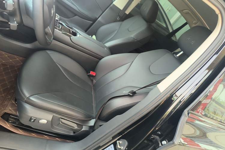 Used Hongqi E-QM5 2024 560km PLUS Left Front Seat