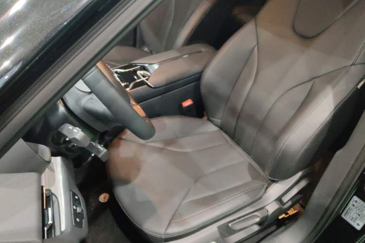 Used Hongqi E-QM5 2024 610 km PLUS Left Front Seat