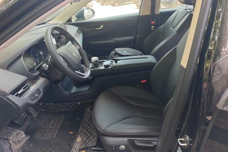 Used Hongqi E-QM5 2024 450km Range Commuter Version Left Front Seat
