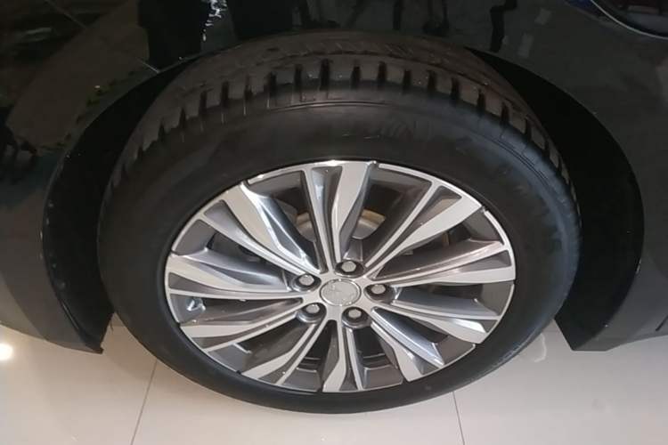 Used Hongqi E-QM5 2024 610 km PLUS Left Front Wheel Hub