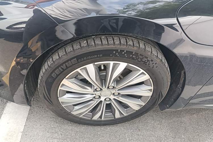 Used Hongqi E-QM5 2024 610 km PLUS Left Front Wheel Hub