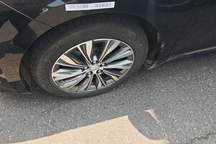 Used Hongqi E-QM5 2024 450km Range Commuter Version Left Front Wheel Hub