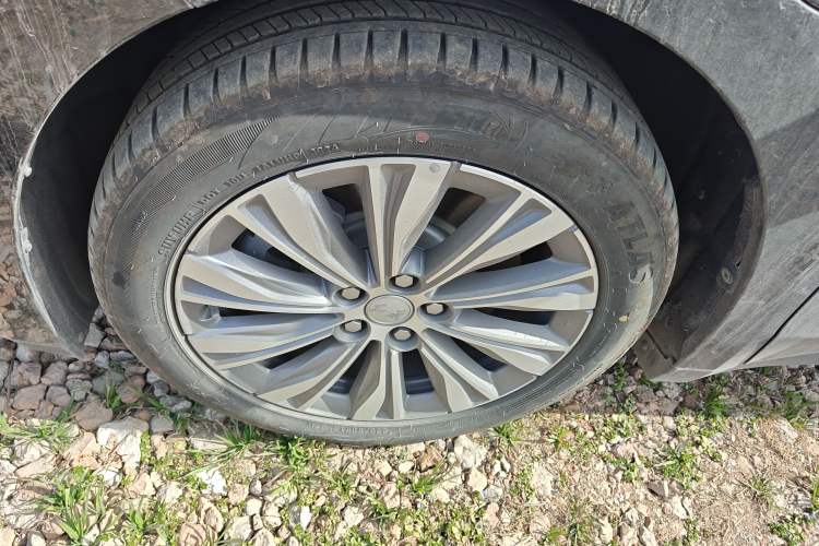 Used Hongqi E-QM5 2024 500km Range Edition Left Front Wheel Hub